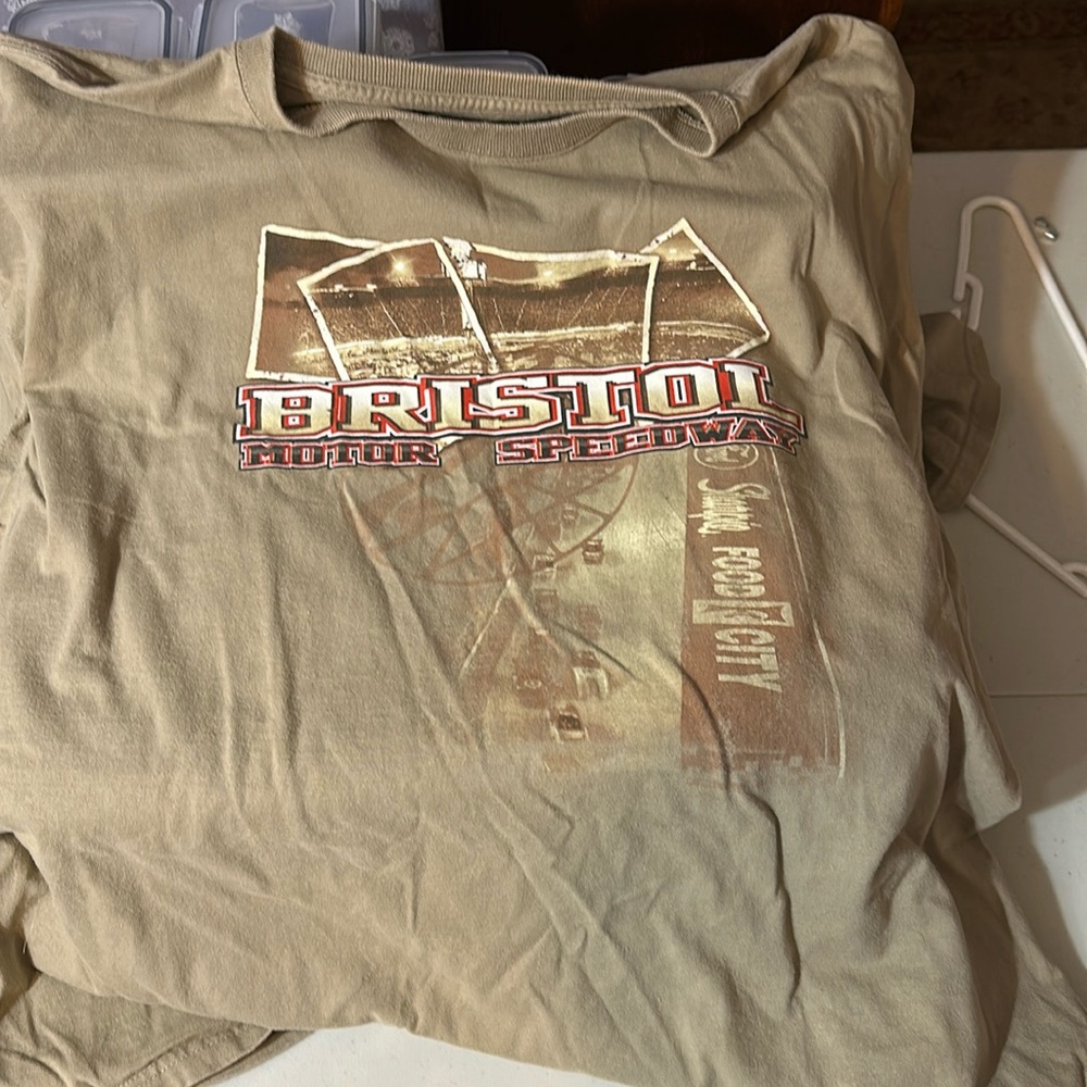 Bristol Motor Speedway men’s Tee